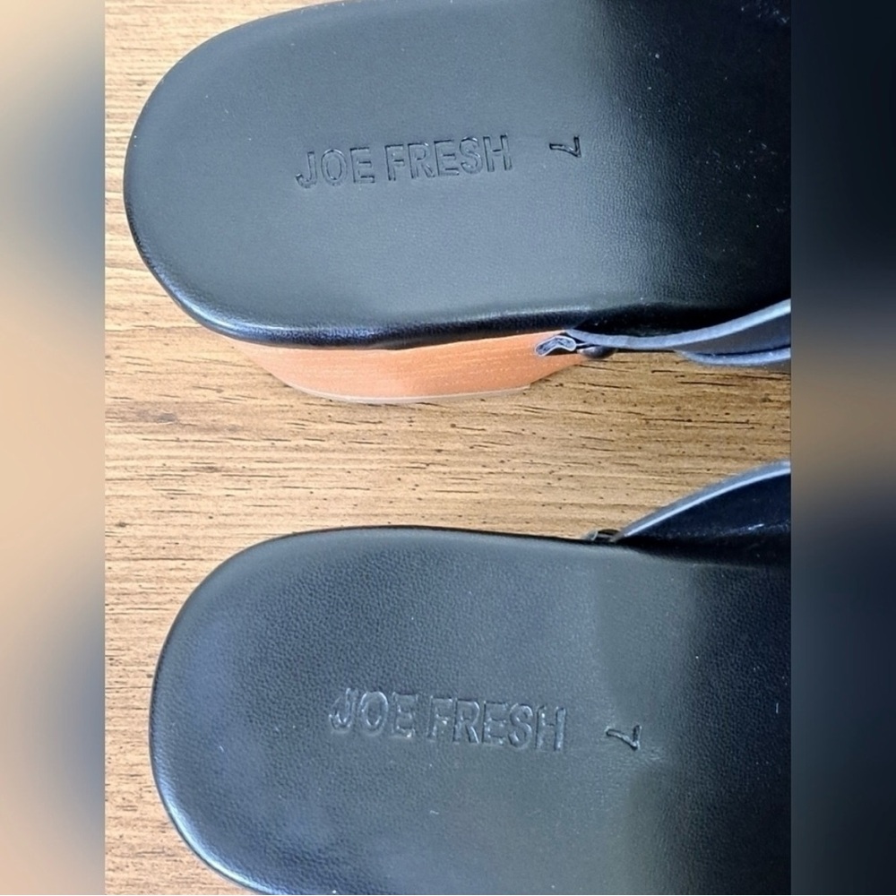 Black leather clogs with studded detail - Picture 6 of 6